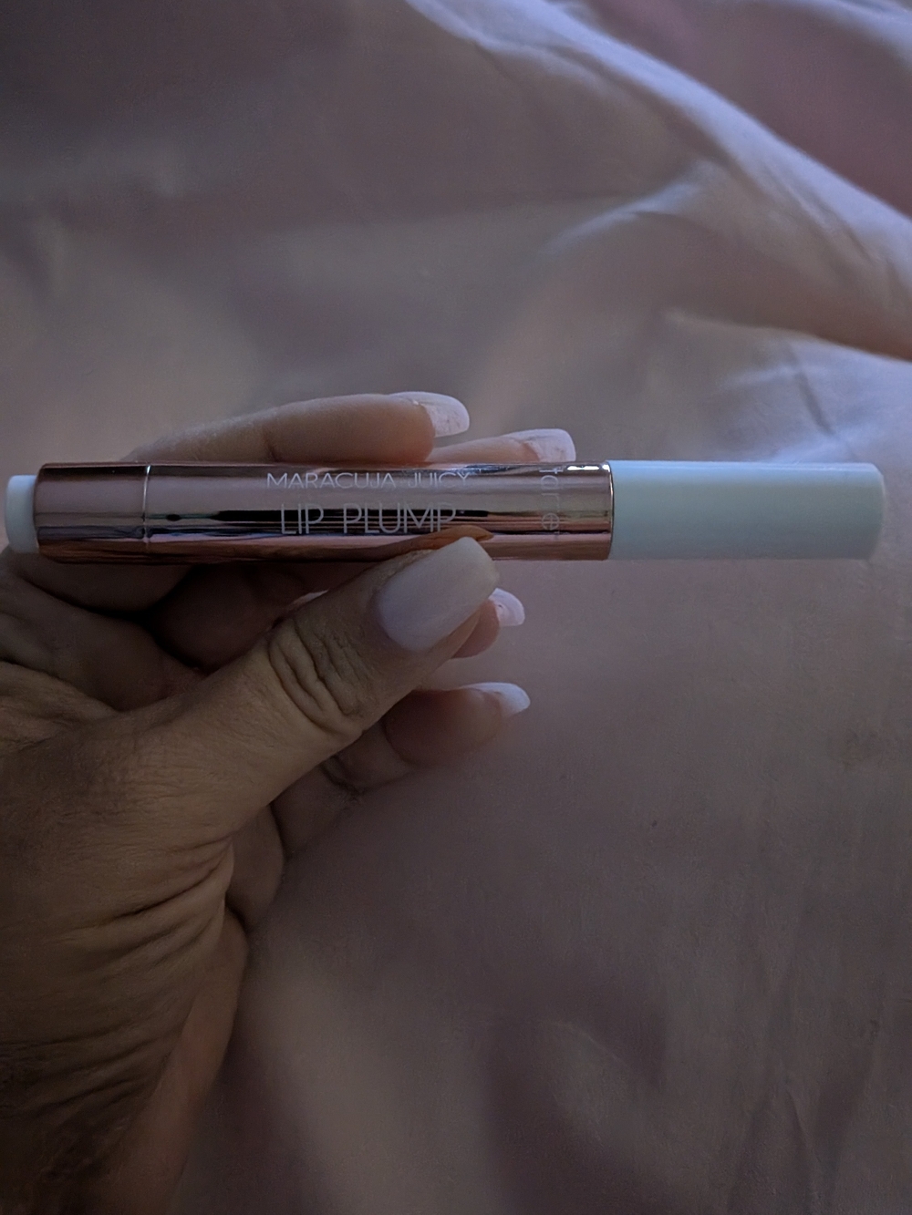 tarte Maracuja Juicy Lip Plump in Rose Gold & White - Picture 2 of 8
